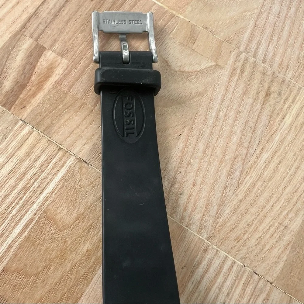 Fossil ladies black dial silver tone watch NEW BATTERY
